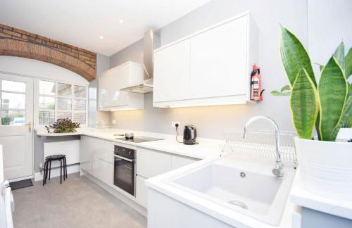 Seagull Cottage, Aldwick - Photo 7