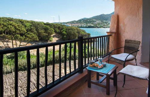 [Terrace on Porto Cervo] Swimming pool & private beach - Foto 28
