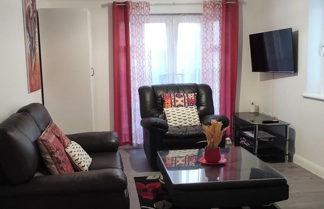 Apartment - Sleeps 4 - Parking - Station Close - Photo 5