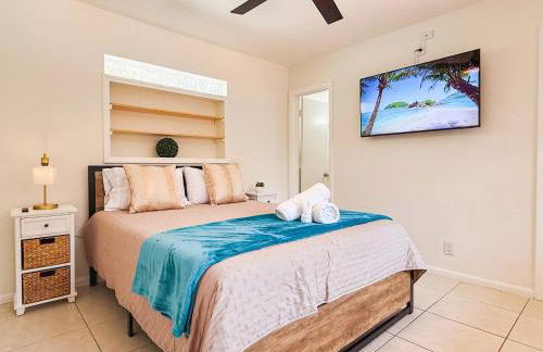 Waterfront Florida Vibes and Views - King Bed - Foto 8