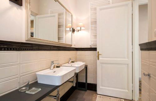 Flat Three - Photo 57