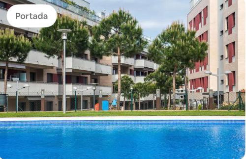 Precioso piso cerca de playa Fenals con 2 piscinas y terraza - Photo 3