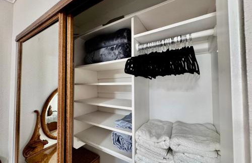 Quiet Comfort Suite 2B1B Skyline View - Photo 3