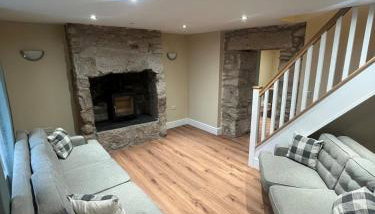 Cosy Cottage Hot Tub Sleeps 8 Log Fires - Foto 4