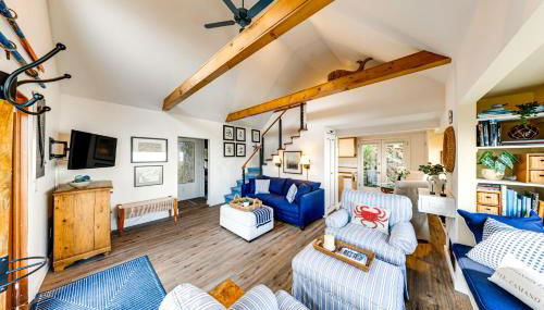 Waterfront Gem with 2 Patios on Camano Island - Foto 5