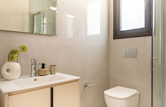 Sanders Eduardovich Limassol - Foto 51