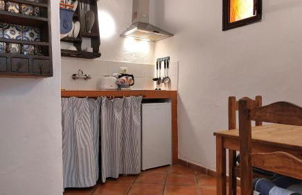 Apartment mit kleiner Innenhof-Terrasse im mediterranen Stil - Foto 5