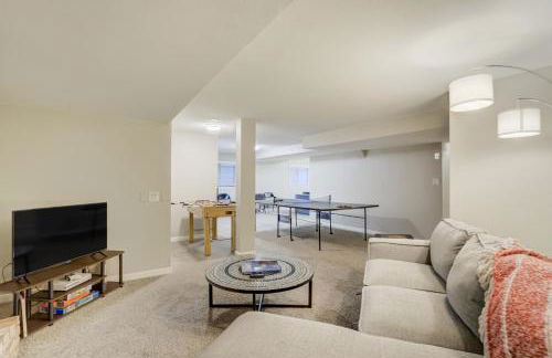 Spacious Rockrimmon Getaway - Sleeps 14 - GameRoom - Foto 38