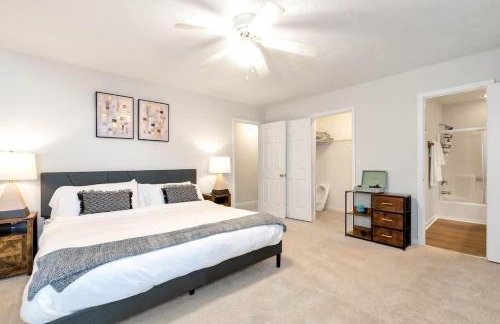 4BR Cozy Family Retreat Near Mall of GA, Near Lake Lanier - Sleeps 10 - Foto 34