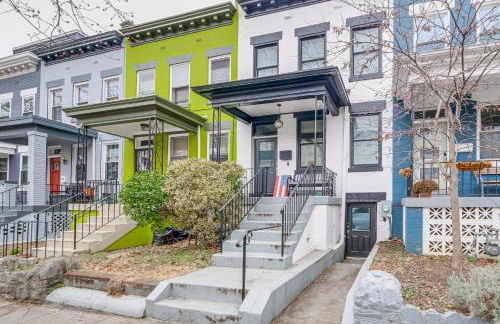 Walkable Location Modern DC Apt with Yard Access! - Foto 24