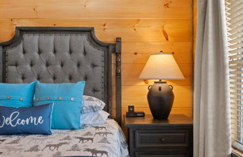 Family or couple retreat next to Downtown, Dollywood & Smoky Mountains! - Foto 8