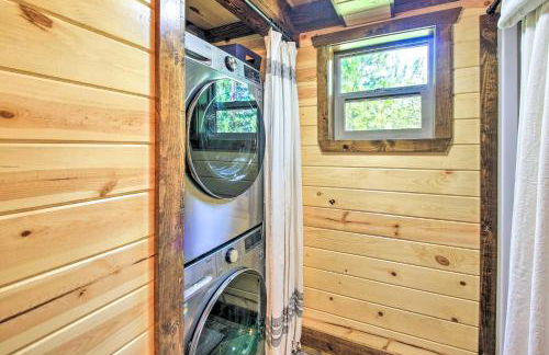 Rustic-Chic Woodland Hideaway with Hot Tub! - Foto 18