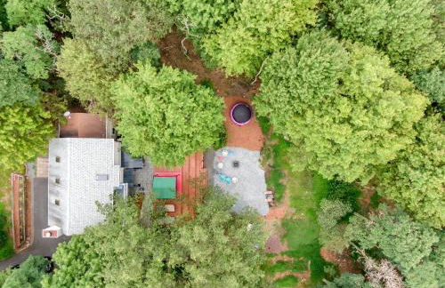 Stunning! Pocono Escape! HotTub Sauna Pool Ski Pet-Friendly Firepit Game Room Fireplace BBQ Lakes Tennis Fishing - Foto 69