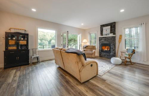 Waterfront Home with Kayaks, Trails and Petting Zoo! - Photo 5