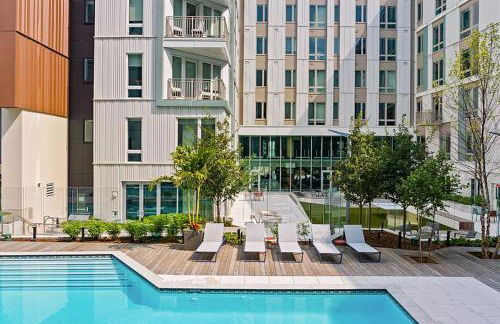 2 Bedroom Condo Cambridge With Balcony, Pool,Gym,Garage Parking - Foto 3
