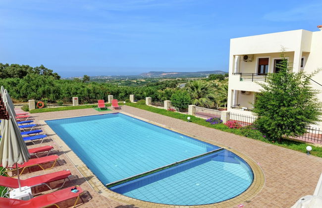 Family Friendly Villa Private Pool, Children's Play Area, Bbq, Spacious Garden, Near Beach - Photo 27