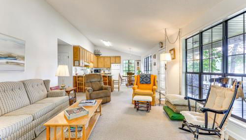 Waterfront Wheeler Lake Home with Furnished Deck - Photo 5