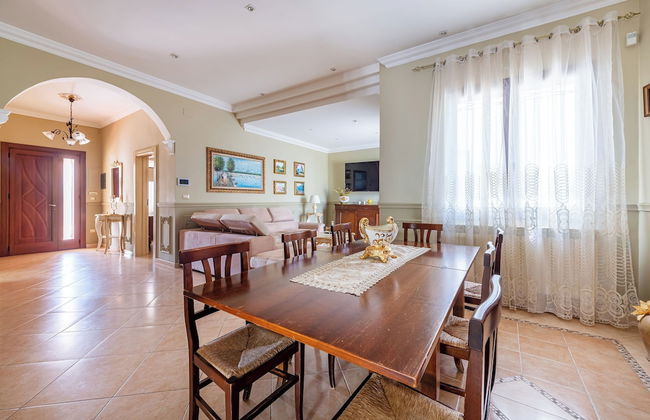 Villa Simone Vacation Villa With Wifi - Photo 10