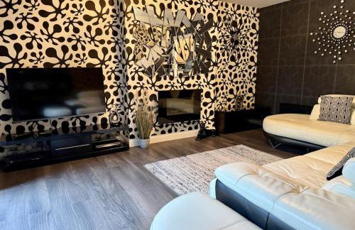 Stylish 3-Bed Family Pet-Friendly Home with Garden - Foto 14