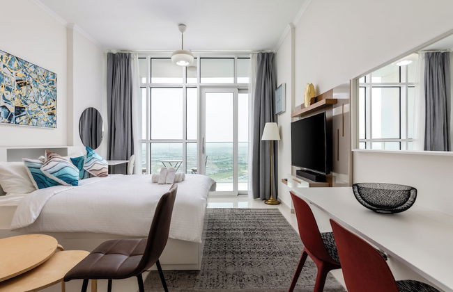 Waves - Elegant 28th Floor Studio in Carson A, Damac Hills - Photo 3