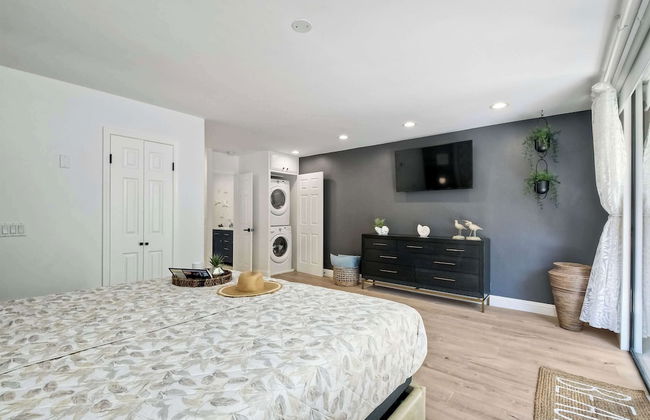 Solana Sunset Stunning Beachside Retreat for 4! - Photo 5