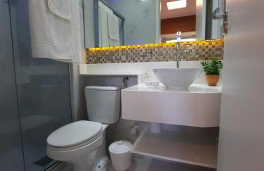 Guarajuba Summer Flat Melhor localização de Guarajuba e melhores Flats Beira Mar de Guarajuba Dispomos de 4 flats decorados no mesmo condomínio Aqui você não precisa de carro para nada Faça tudo à pé - Foto 16