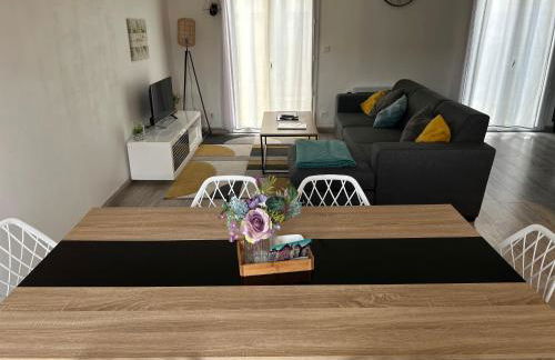 Maison Mitoyenne avec cour + parking - Foto 6