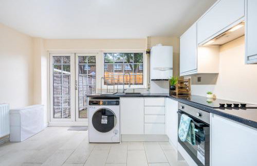 Wilkinsons Home-Free parking, Perfect For Contractors & Weekend getaways, Near London City Airport & Excel - Foto 11