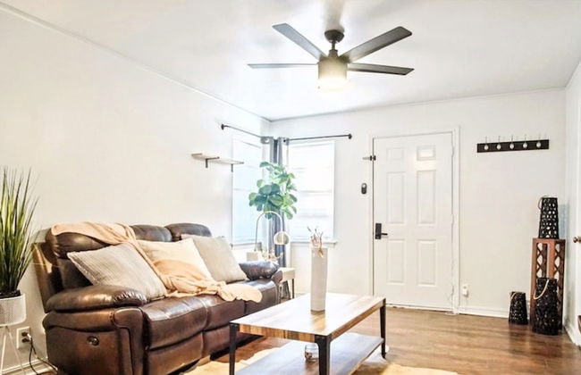 Beautiful Getaway Nears Asian Dist - Photo 1