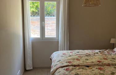 Vacation home with a private pool in Puyméras - Foto 9