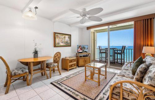 Dreamy True Oceanfront Condo - Hale Kona Kai 307 by Casago Kona - Photo 12