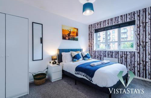 Spacious 3BDR House By Vista Stays Short Lets & Serviced Accommodation Salford With Pool Table & Free Parking - Photo 16