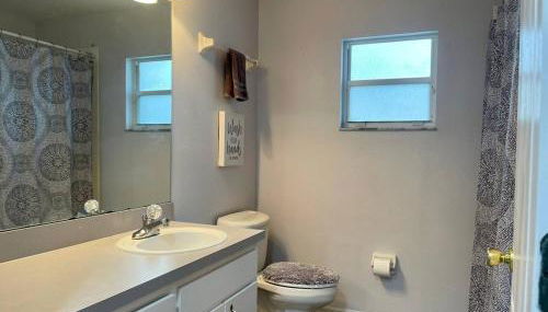 Room 3 - Cozy Queen (Shared Bathroom) - Foto 5, Other