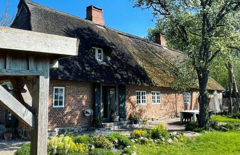 Thatched Brick House Near The River Schlei - Photo 21
