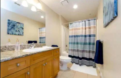 Spacious 2 Bedroom Apartment Near Disneyland and Anaheim Convention Center - Photo 3