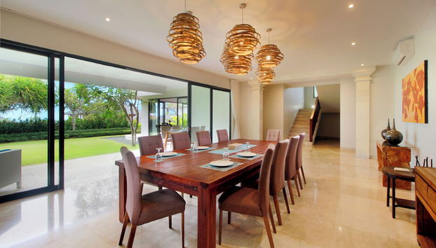 Trisha Cliff Villa Karang Tinggi - Foto 4, Servicio de comidas en la habitación