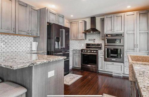 Cheerful Sister Lakes 4 BDR Lake Hse w/ Hot tub. - Foto 11