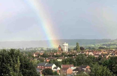 Light & Airy Vaulted Barn Conversion with a View - Photo 16
