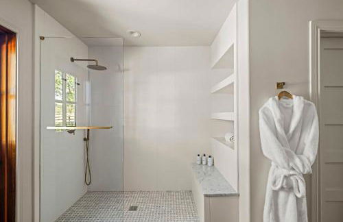 Relaxing Hill Country Home with Outdoor Fire Pit - Photo 18