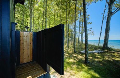 TreeTops of Lake Michigan Beach Front and Spa Family Home - Foto 49