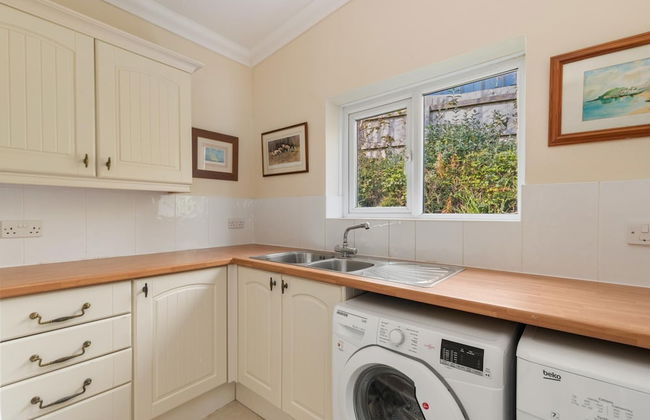 Sunningdale - Beach Side Cottage, Sea Views, Parking - Photo 5