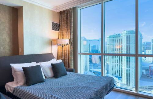 No Resort Fee Strip View Balcony+ Valet Parking - Foto 12