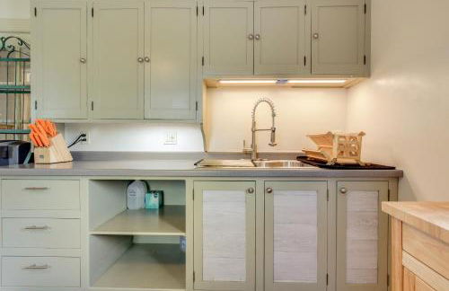 Cozy Elkhart Lake Apartment Walk to Town and Dining - Foto 13