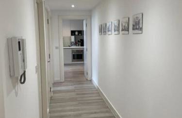 2-bed 2-bath Greenwich Apartment with balcony & lift - Photo 81