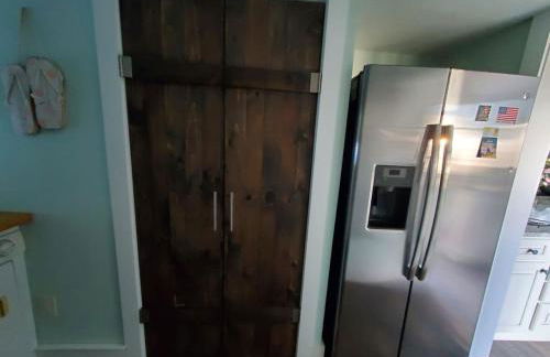 Pet friendly minutes to beach - Foto 3