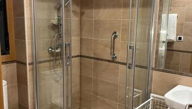 1º A AAaa - Foto 2, Shower