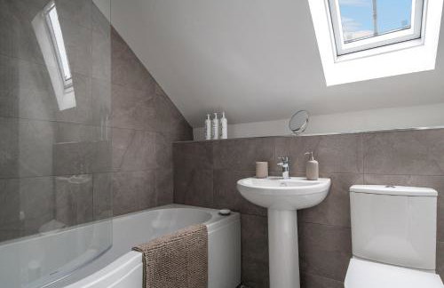 Spacious and modern family apartment, central and within walking distance to local amenities - Foto 5