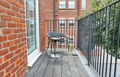 3Bed Manchester Home · Parking · Near AO Arena - Pass the Keys - Photo 33