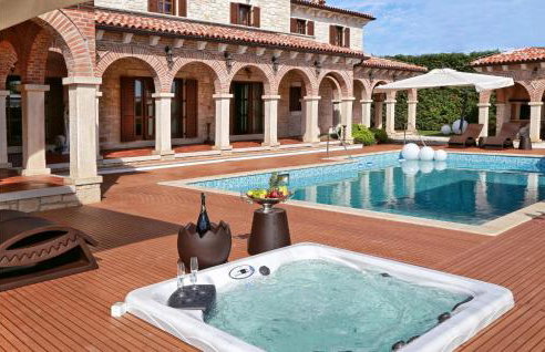 Villa Carolus Barat - Foto 1