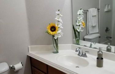 A - Fully remodeled and professionally decorated - Foto 2